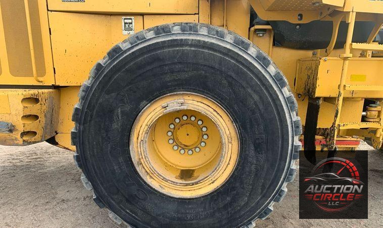 2015 John Deere 744K II wheel loader