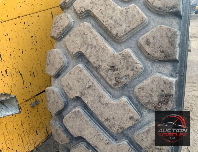2015 John Deere 744K II wheel loader