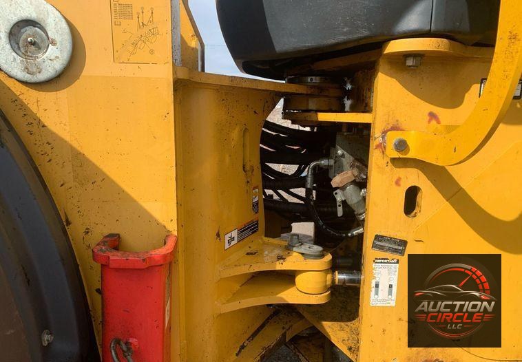 2015 John Deere 744K II wheel loader