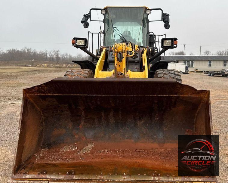2017 Komatsu WA380-8 wheel loader