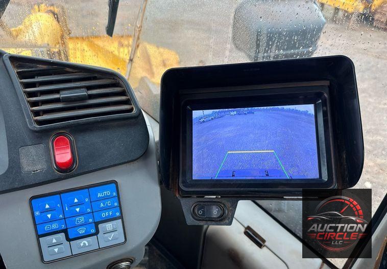 2017 Komatsu WA380-8 wheel loader