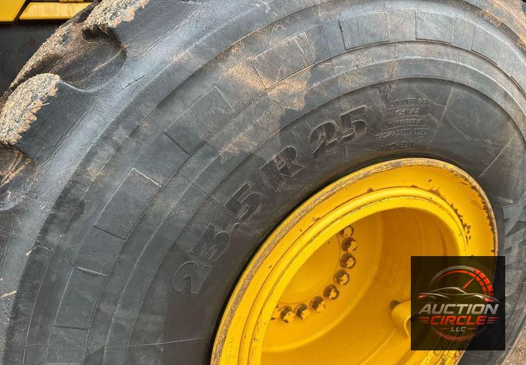 2017 Komatsu WA380-8 wheel loader
