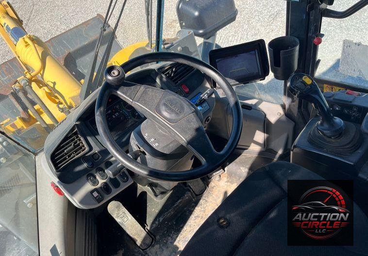 2018 Komatsu WA320-8 wheel loader