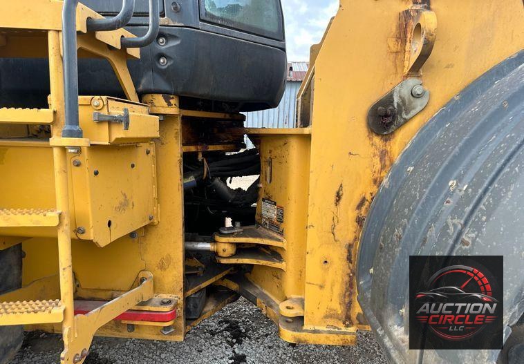 2017 John Deere 824K II wheel loader