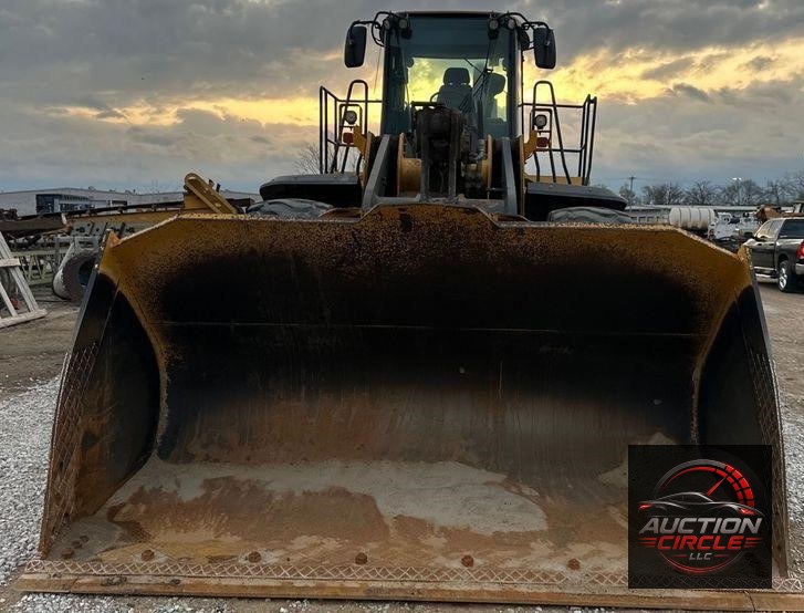 2017 John Deere 824K II wheel loader