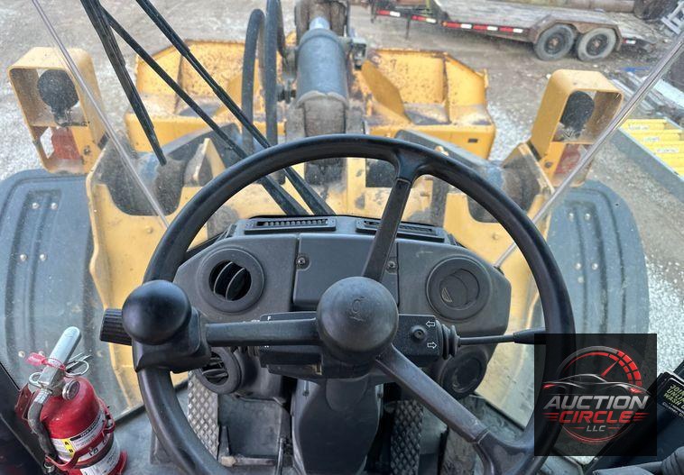 2017 John Deere 824K II wheel loader