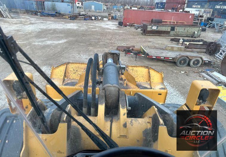 2017 John Deere 824K II wheel loader