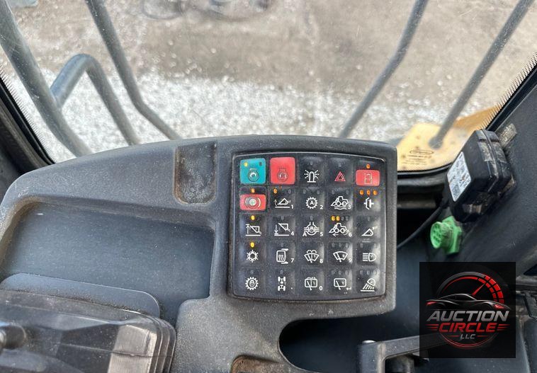 2017 John Deere 824K II wheel loader