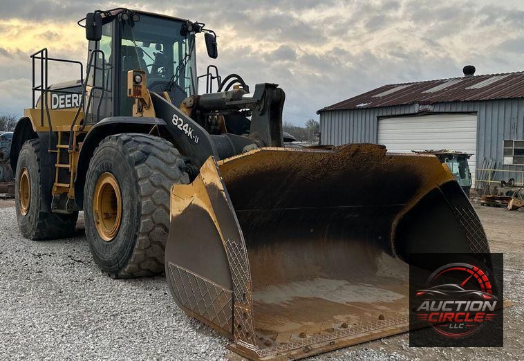 2017 John Deere 824K II wheel loader