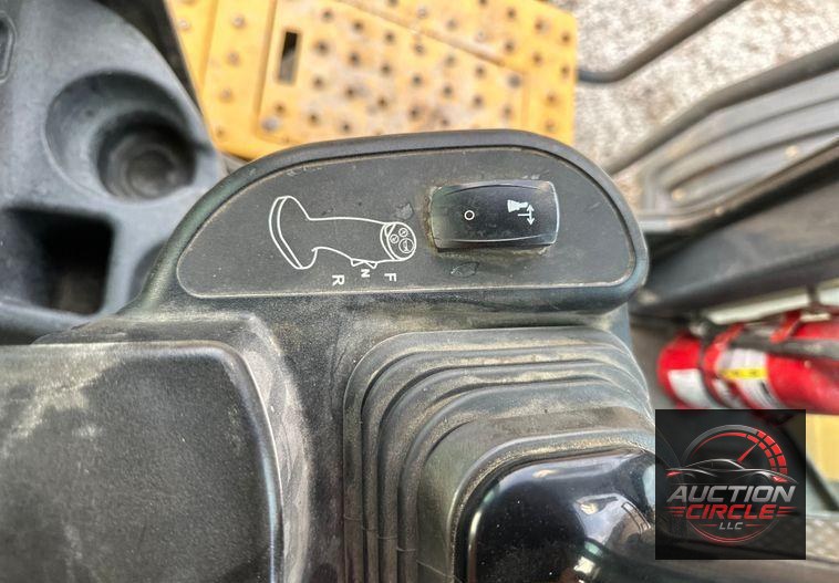 2017 John Deere 824K II wheel loader