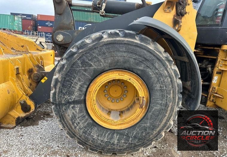2017 John Deere 824K II wheel loader