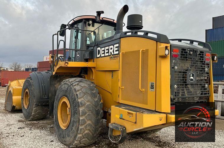 2017 John Deere 824K II wheel loader