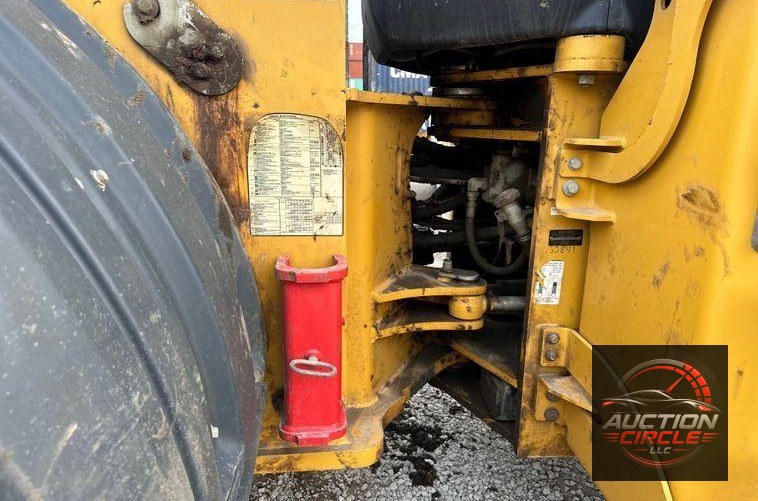 2017 John Deere 824K II wheel loader