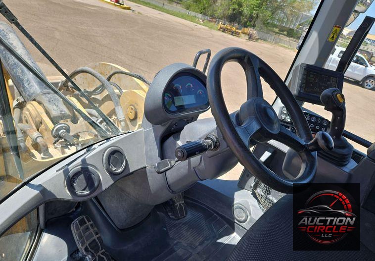 2021 Caterpillar  938M wheel loader