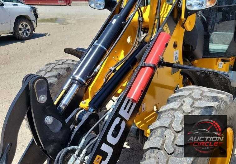 2022 JCB 407 wheel loader