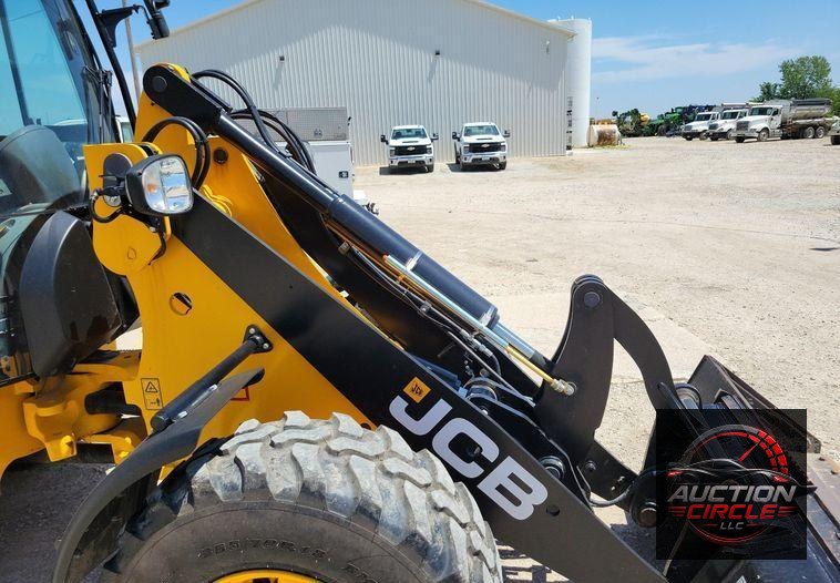 2022 JCB 407 wheel loader
