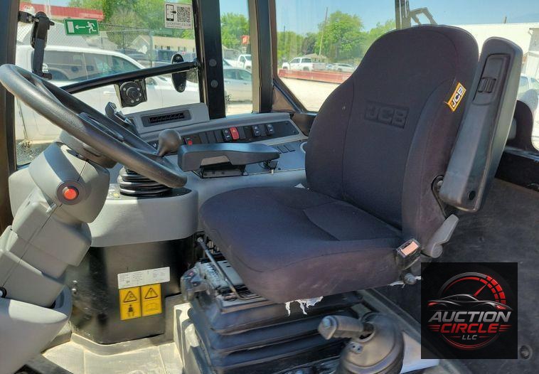 2022 JCB 407 wheel loader