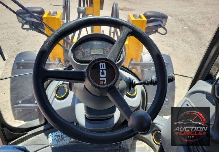 2022 JCB 407 wheel loader