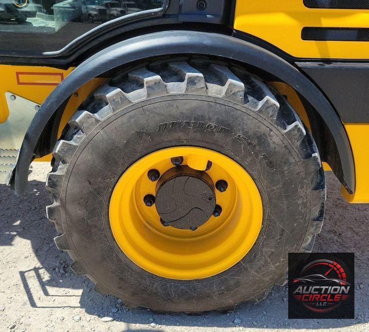 2022 JCB 407 wheel loader