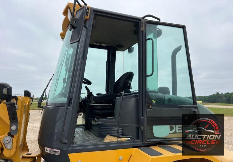 2016 John Deere 324K  wheel loader