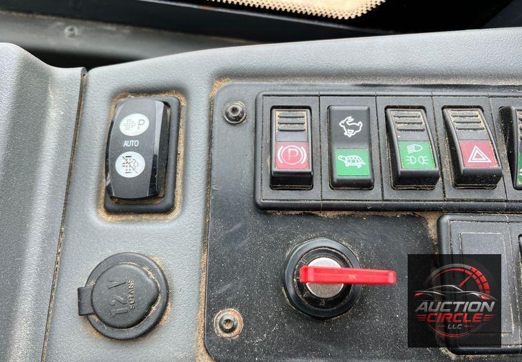 2016 John Deere 324K  wheel loader