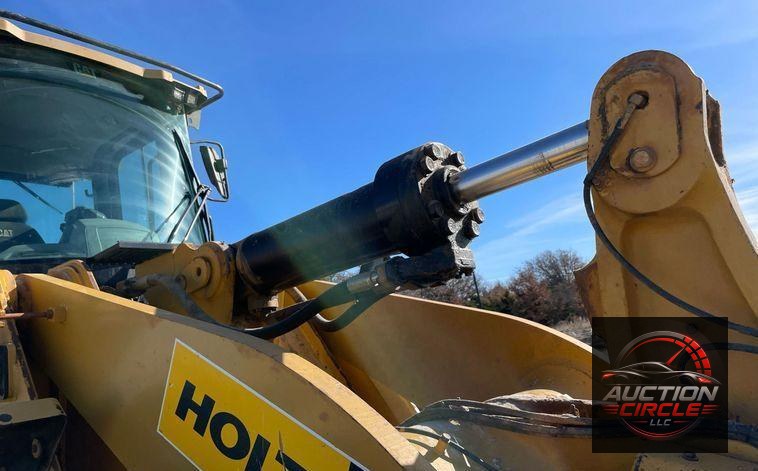 2017 Caterpillar 966M  wheel loader