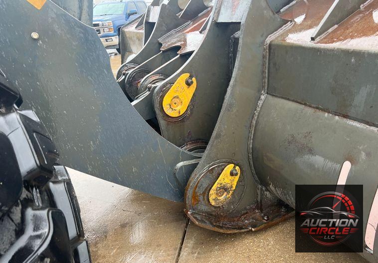 2020 John Deere 844L  wheel loader