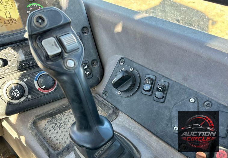 2016 Case 321F  wheel loader