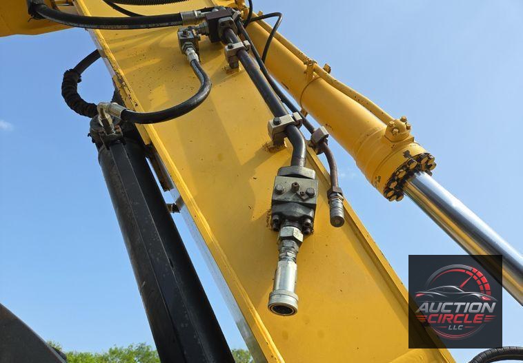 2013 Komatsu PC240LC-10 excavator