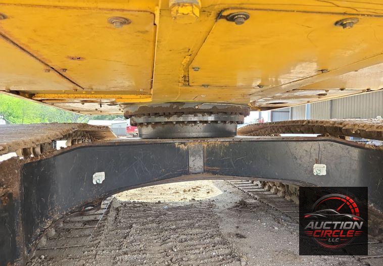 2013 Komatsu PC240LC-10 excavator