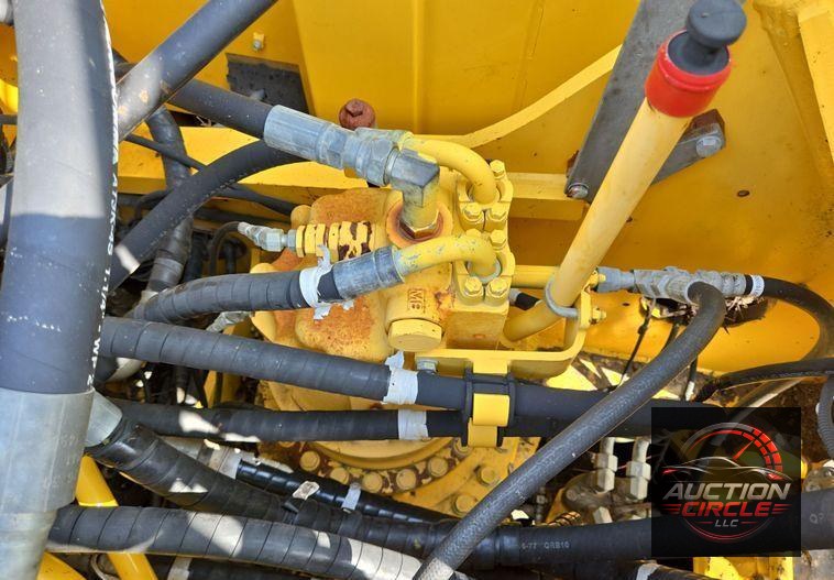 2013 Komatsu PC240LC-10 excavator