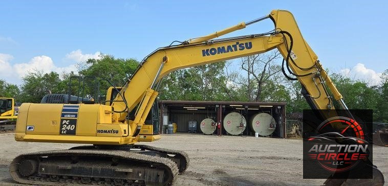2013 Komatsu PC240LC-10 excavator