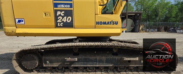 2013 Komatsu PC240LC-10 excavator