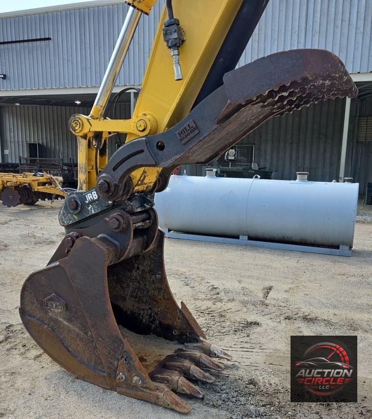 2013 Komatsu PC240LC-10 excavator