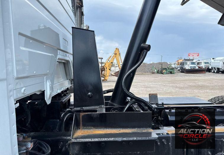 2003 Freightliner FL112 dump truck