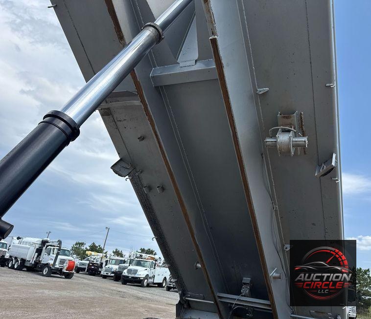2003 Freightliner FL112 dump truck