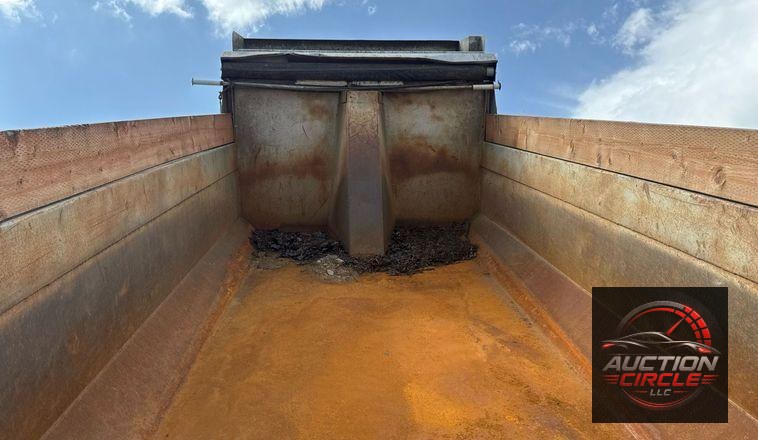 2003 Freightliner FL112 dump truck