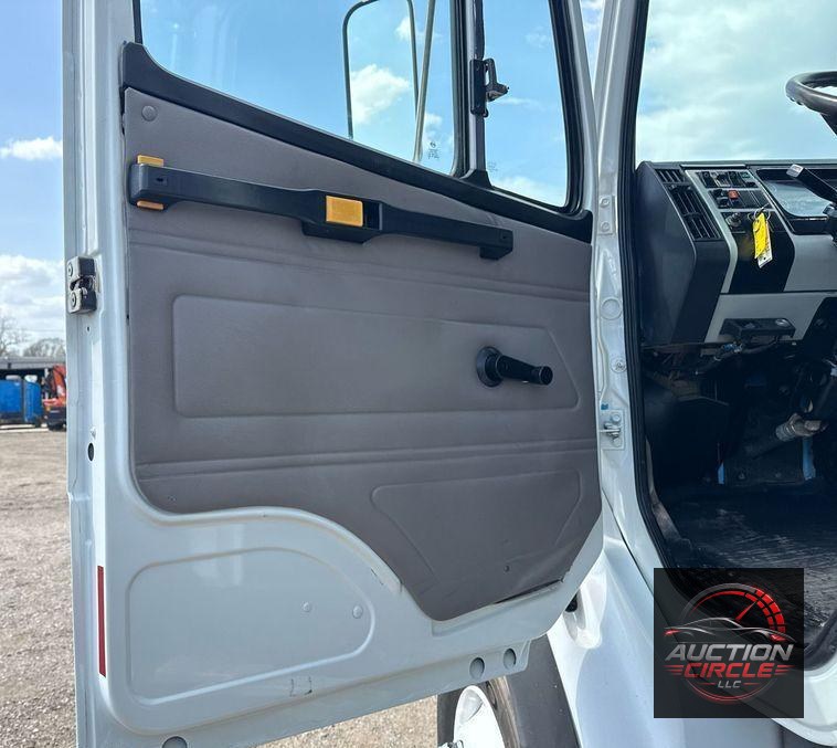 2003 Freightliner FL112 dump truck