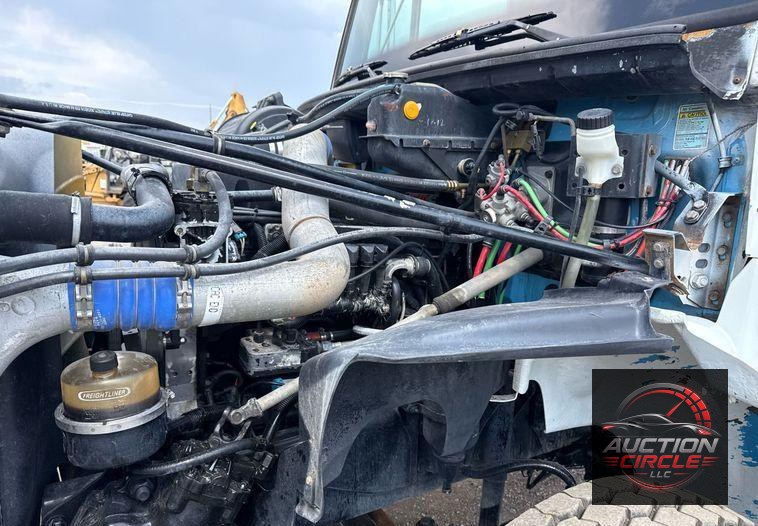 2003 Freightliner FL112 dump truck