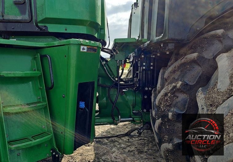 2019 John Deere 9520R Scraper Special 4WD tractor