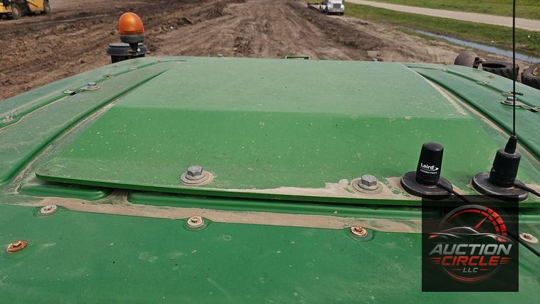 2019 John Deere 9520R Scraper Special 4WD tractor