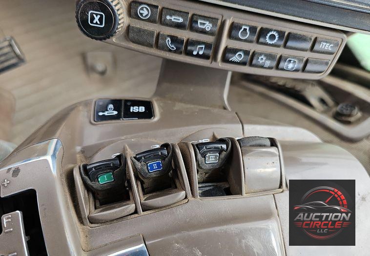 2019 John Deere 9520R Scraper Special 4WD tractor