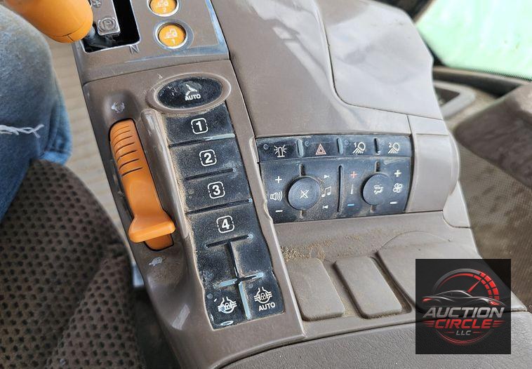 2019 John Deere 9520R Scraper Special 4WD tractor