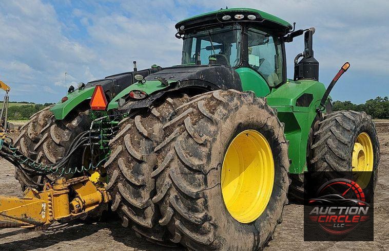 2019 John Deere 9520R Scraper Special 4WD tractor