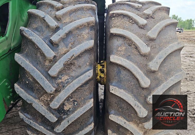 2019 John Deere 9520R Scraper Special 4WD tractor