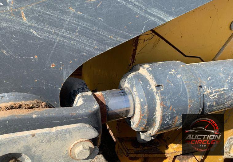 2015 John Deere 755K track loader