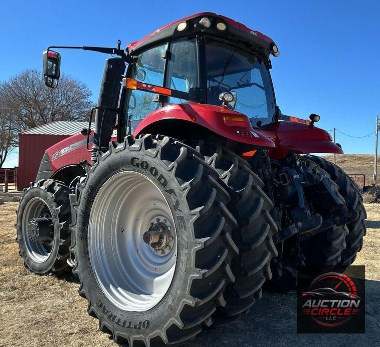 2017 Case IH Magnum 250 MFWD tractor