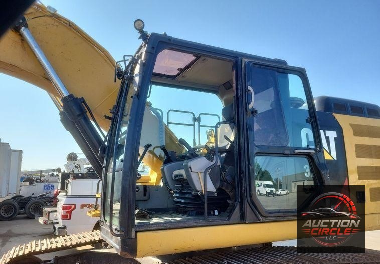 2019 Caterpillar  326F L excavator