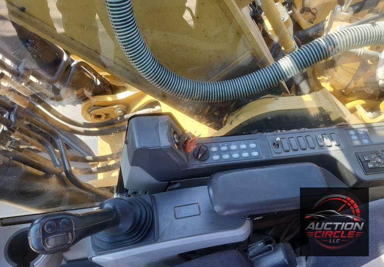 2019 Caterpillar  326F L excavator