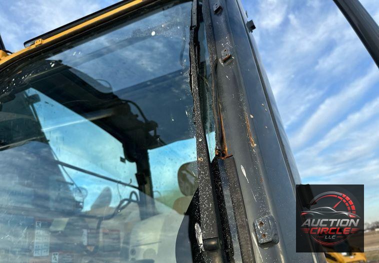 2013 John Deere 245G LC excavator